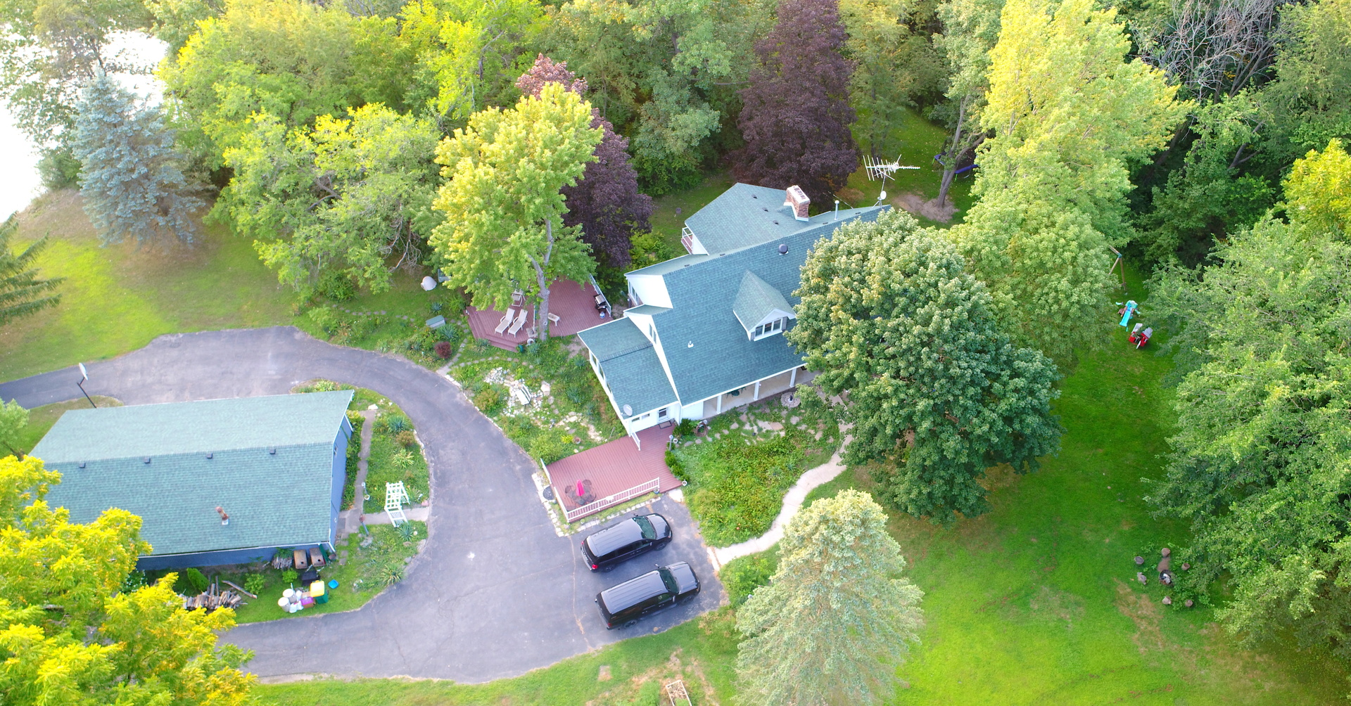 3030 North Jugtown Road Morris, IL 60450 - Photo 35 of 35 an aerial view of a house with swimming pool and garden