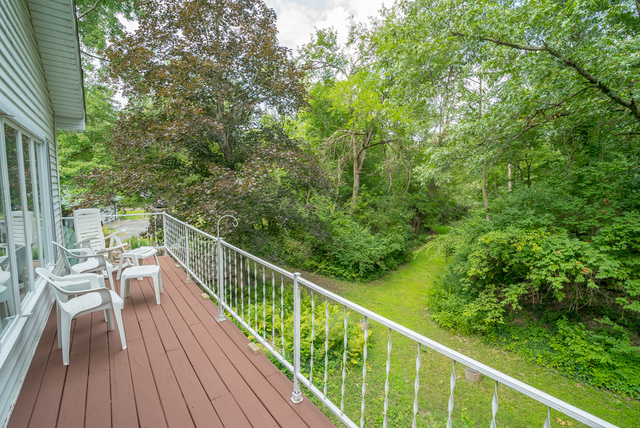 3030 North Jugtown Road Morris, IL 60450 - Photo 10 of 35 a view of balcony and deck