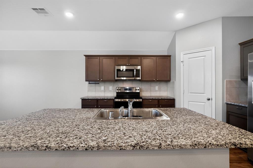 408 Saw Mill Road Royse City, TX 75189 - Photo 7 of 39