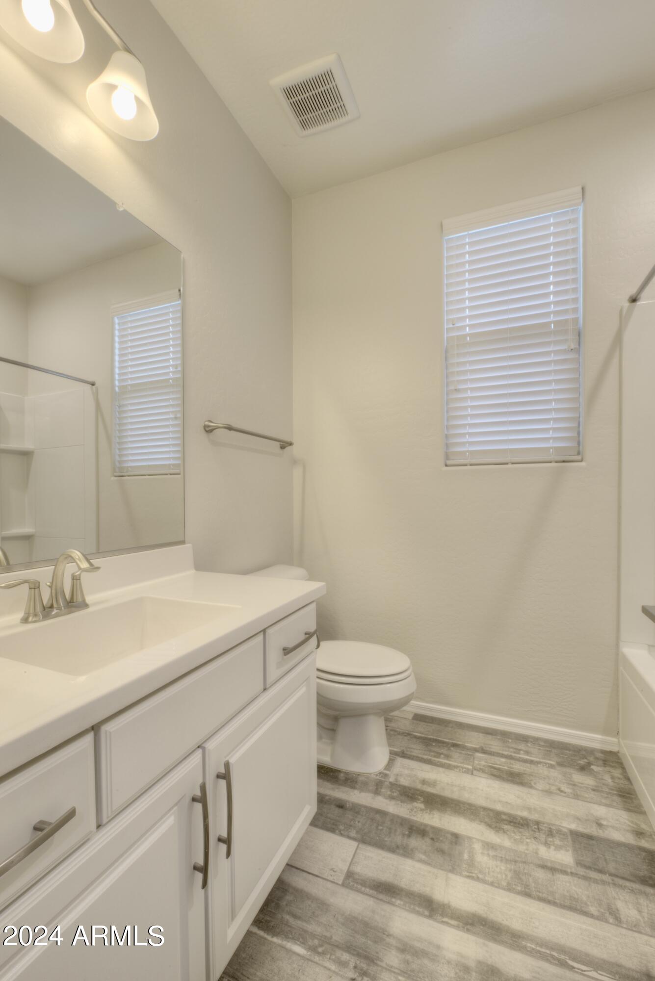 2429 East Beverly Road Phoenix, AZ 85042 - Photo 22 of 24 Beverly Bathroom 2