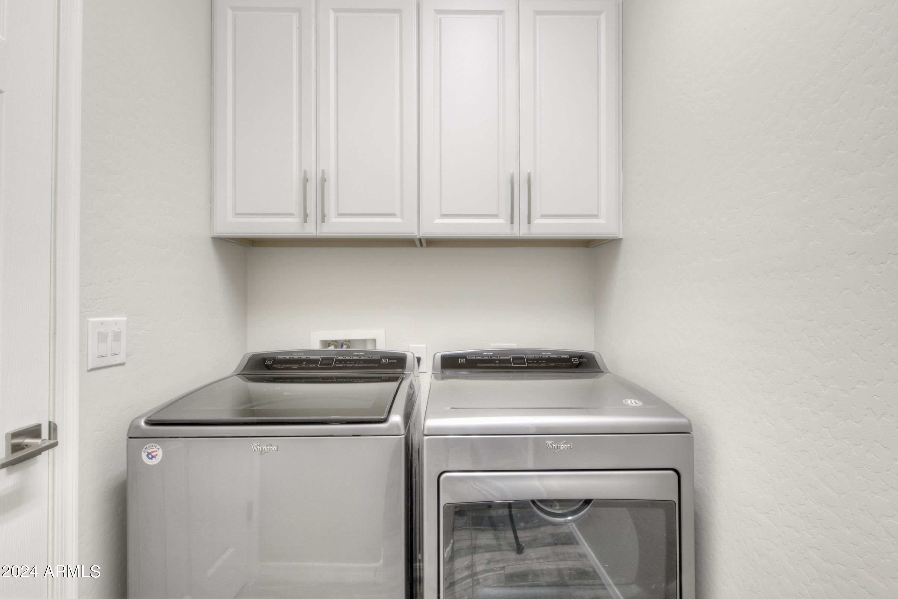2429 East Beverly Road Phoenix, AZ 85042 - Photo 24 of 24 Beverly Laundry view 1