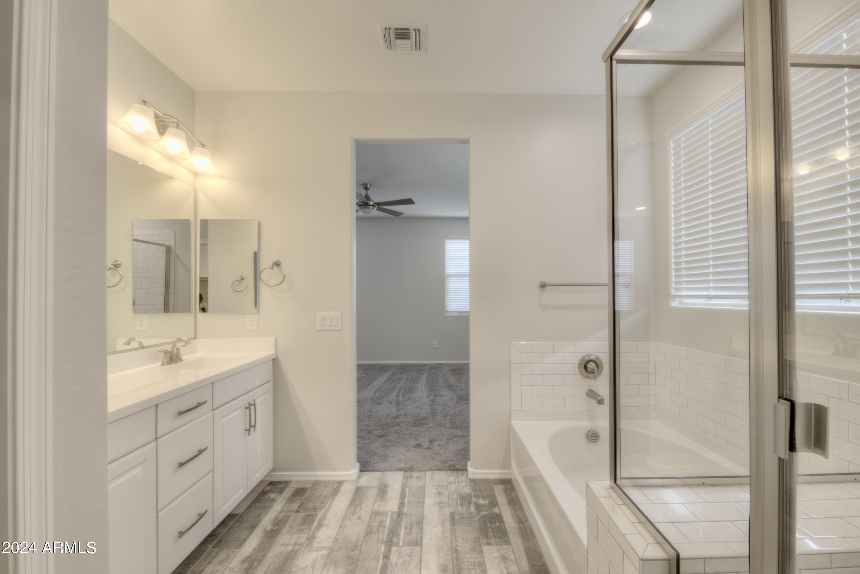 2429 East Beverly Road Phoenix, AZ 85042 - Photo 8 of 24 Beverly Master Bath view 2