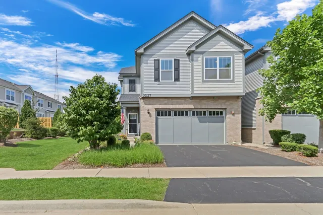 $3,950 | 3227 North Heritage Lane, Arlington Heights, IL 60004