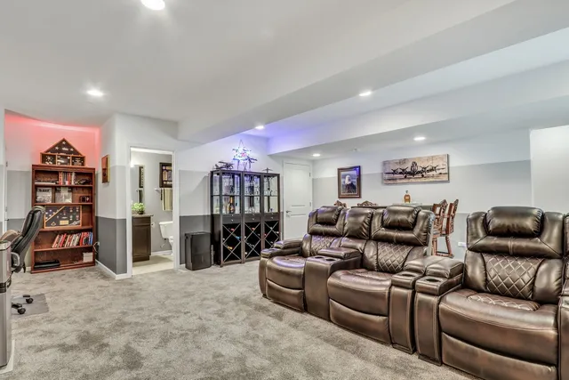 $3,950 | 3227 North Heritage Lane, Arlington Heights, IL 60004