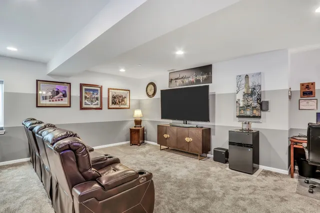 $3,950 | 3227 North Heritage Lane, Arlington Heights, IL 60004