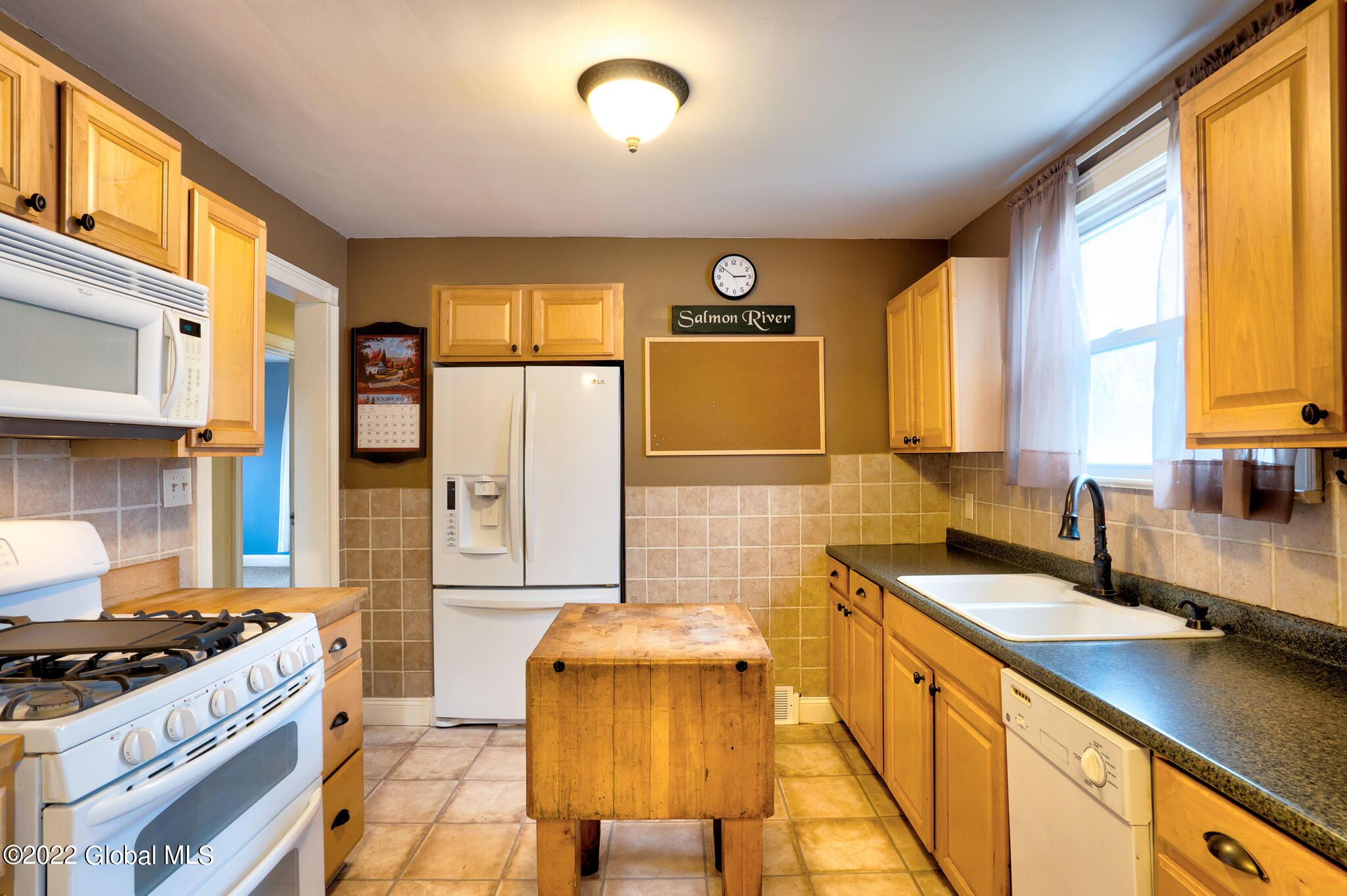2921 Windermere Road Schenectady, NY 12304 - Photo 11 of 33 DSC08554_5_6HDR