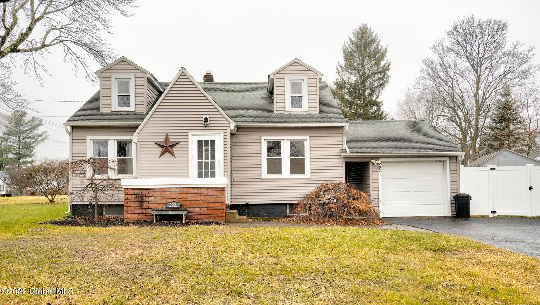 2921 Windermere Road Schenectady, NY 12304 - Photo 2 of 33 DSC08470_1_2HDR