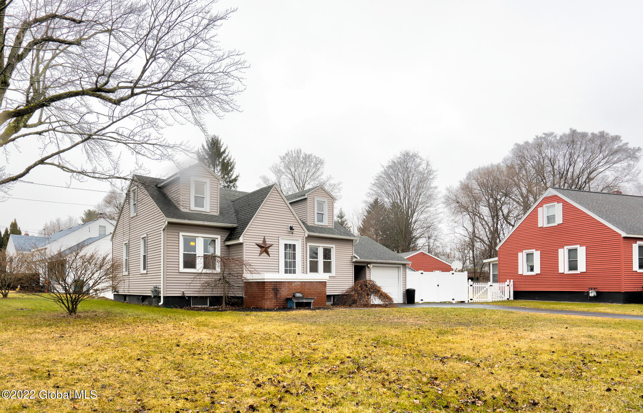 2921 Windermere Road Schenectady, NY 12304 - Photo 3 of 33 DSC08485_6_7HDR