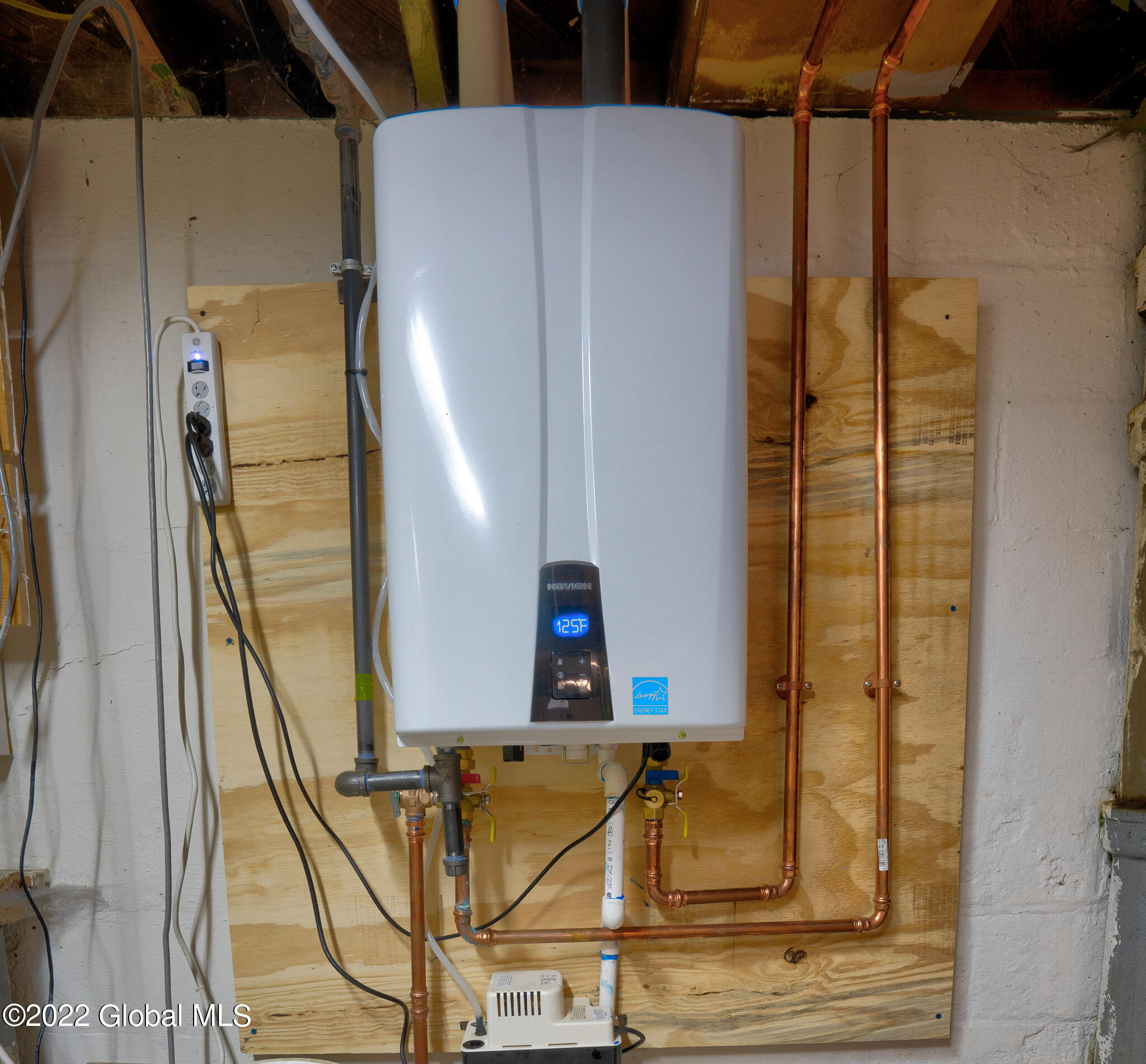 2921 Windermere Road Schenectady, NY 12304 - Photo 33 of 33 DSC08578_79_80HDR