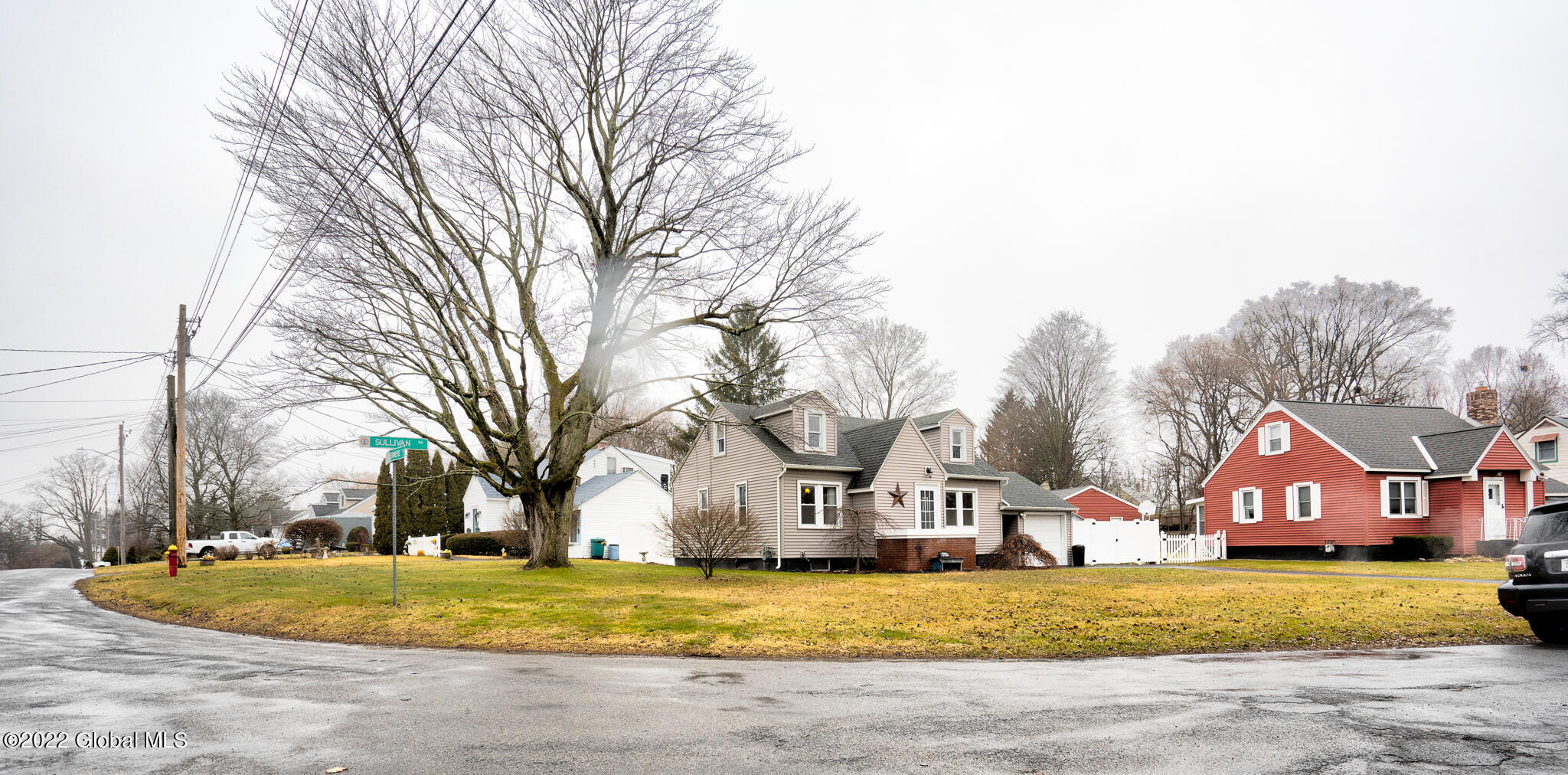 2921 Windermere Road Schenectady, NY 12304 - Photo 4 of 33 DSC08482_3_4HDR
