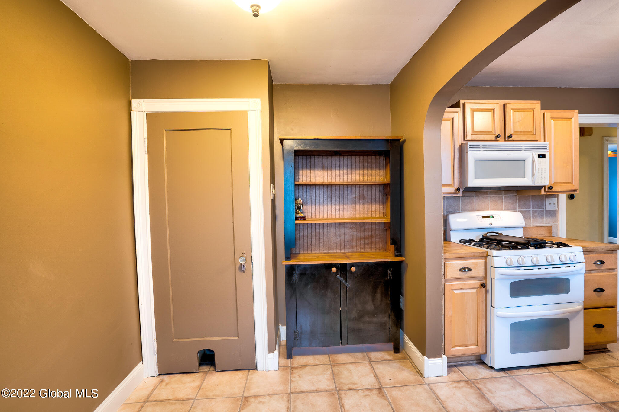 2921 Windermere Road Schenectady, NY 12304 - Photo 9 of 33 DSC08557_8_9HDR
