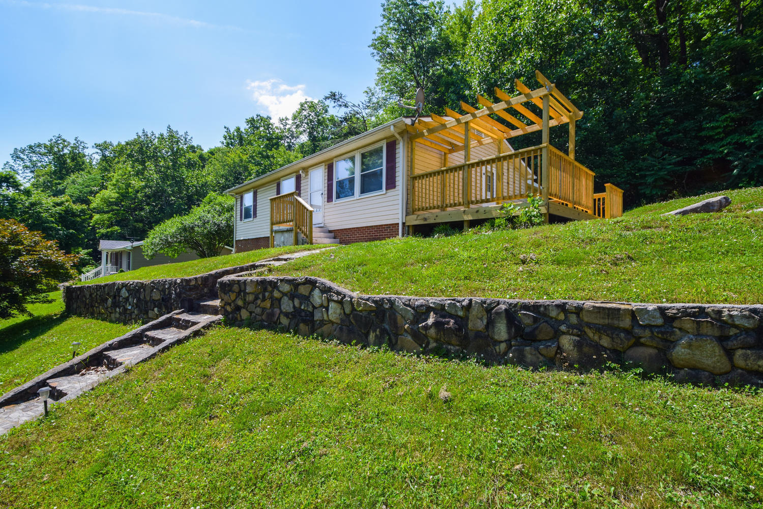 315 Spring Hollow Road Troutville, VA 24175 - Photo 11 of 17 315 Spring Hollow Rd-large-012-12-Photo1