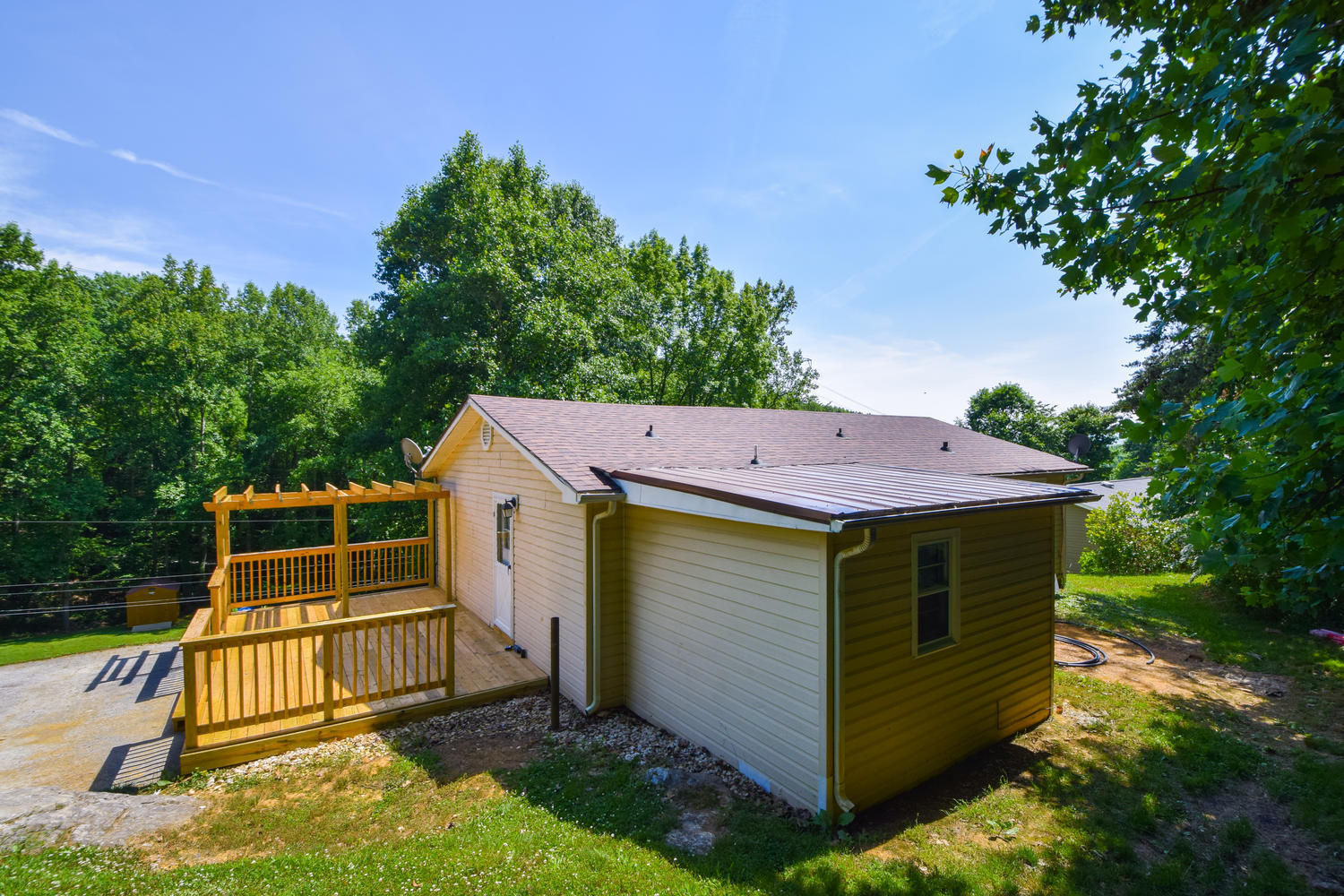 315 Spring Hollow Road Troutville, VA 24175 - Photo 12 of 17 315 Spring Hollow Rd-large-013-5-Photo13