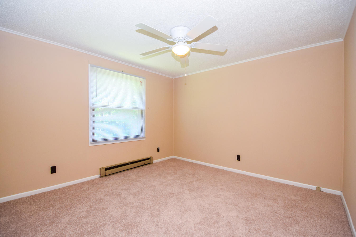 315 Spring Hollow Road Troutville, VA 24175 - Photo 8 of 17 315 Spring Hollow Rd-large-008-7-Photo8-