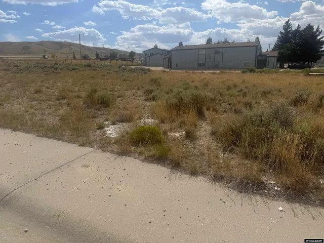 $50,000 | 2 Monroe Court, Rawlins, WY 82301