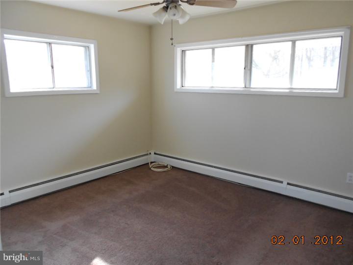 20 Long Loop Road Levittown, PA 19056 - Photo 12 of 25 Gallery Image 12