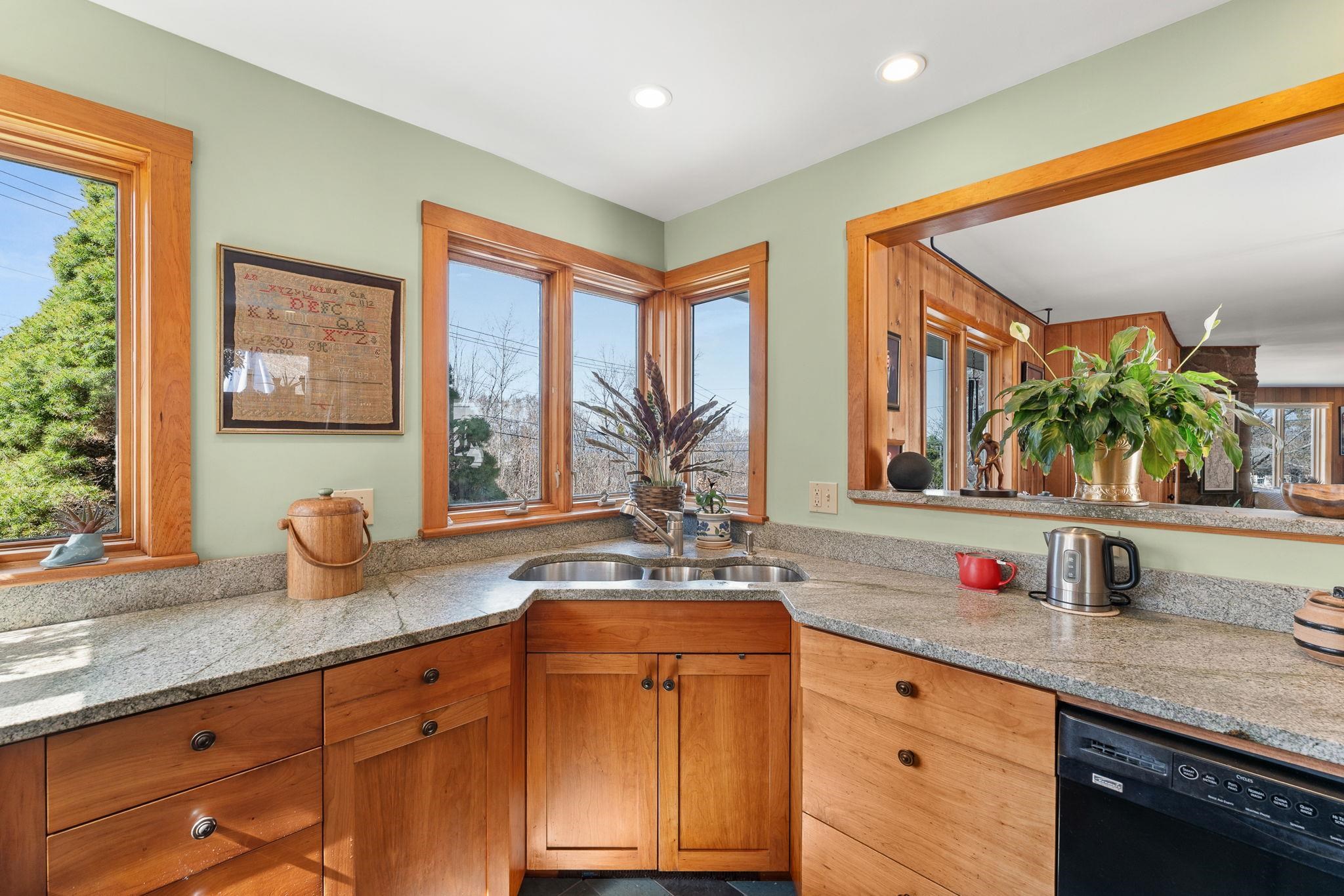 68 Ledge Road Burlington, VT 05401 - Photo 16 of 59 Gallery Image 16