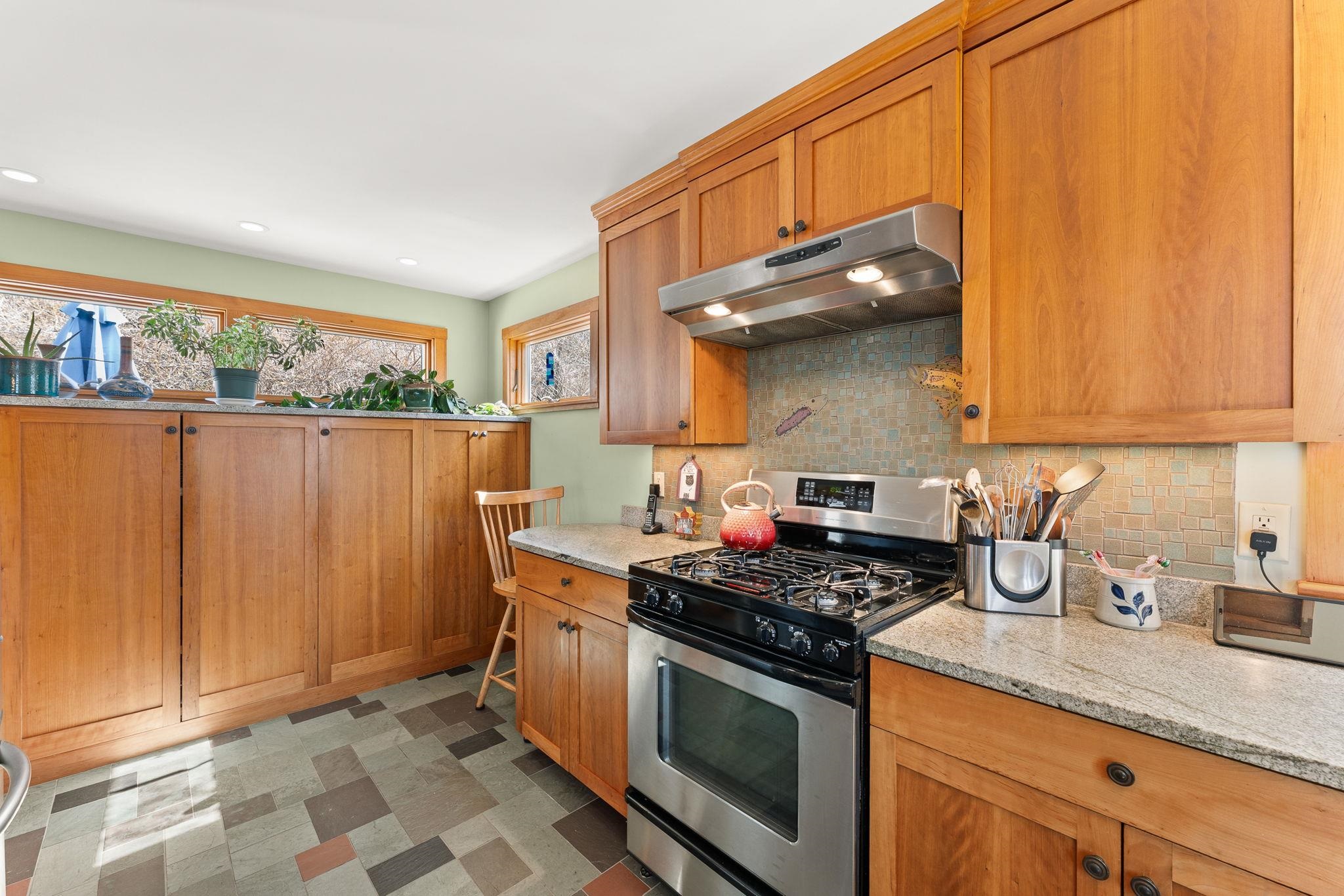 68 Ledge Road Burlington, VT 05401 - Photo 17 of 59 Gallery Image 17