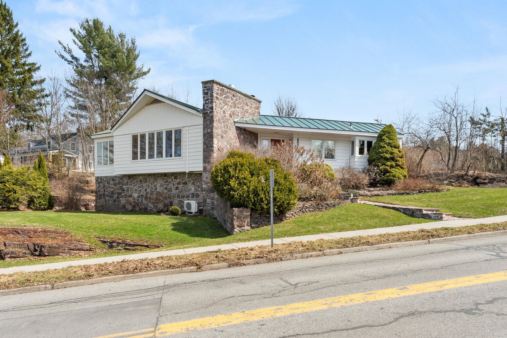 68 Ledge Road Burlington, VT 05401 - Photo 4 of 59 Gallery Image 4