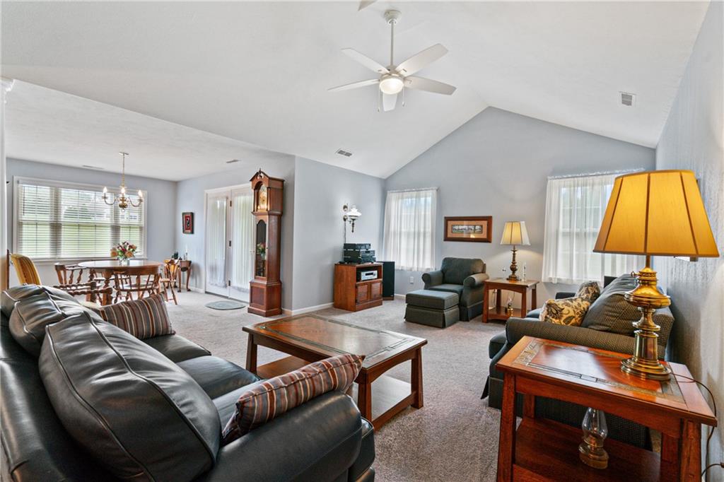 502 Stonecliff Lane Butler, PA 16001 - Photo 4 of 33