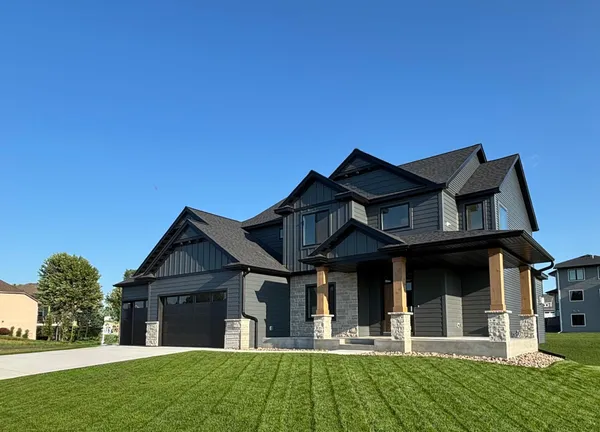 $869,900 | 516 Somerby Parkway Northeast, Byron, MN 55920