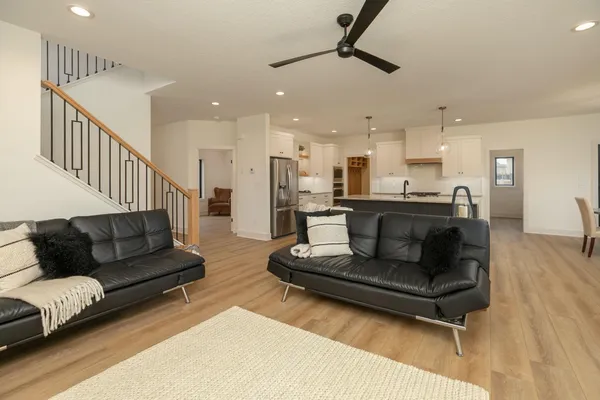 $869,900 | 516 Somerby Parkway Northeast, Byron, MN 55920