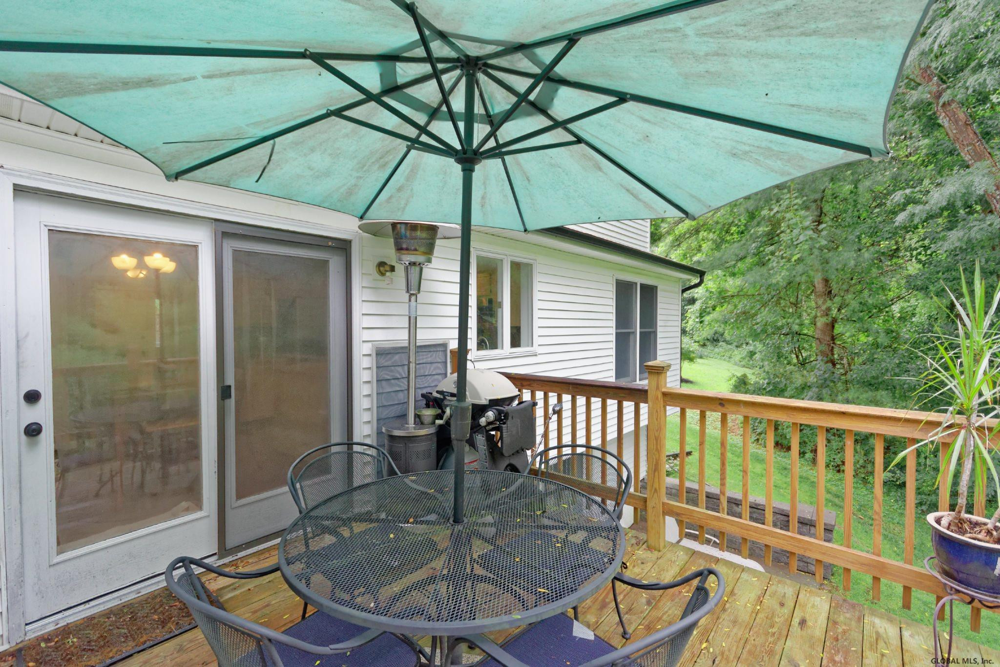 35 Summit Road Bethlehem, NY 12054 - Photo 39 of 41 Photo 55