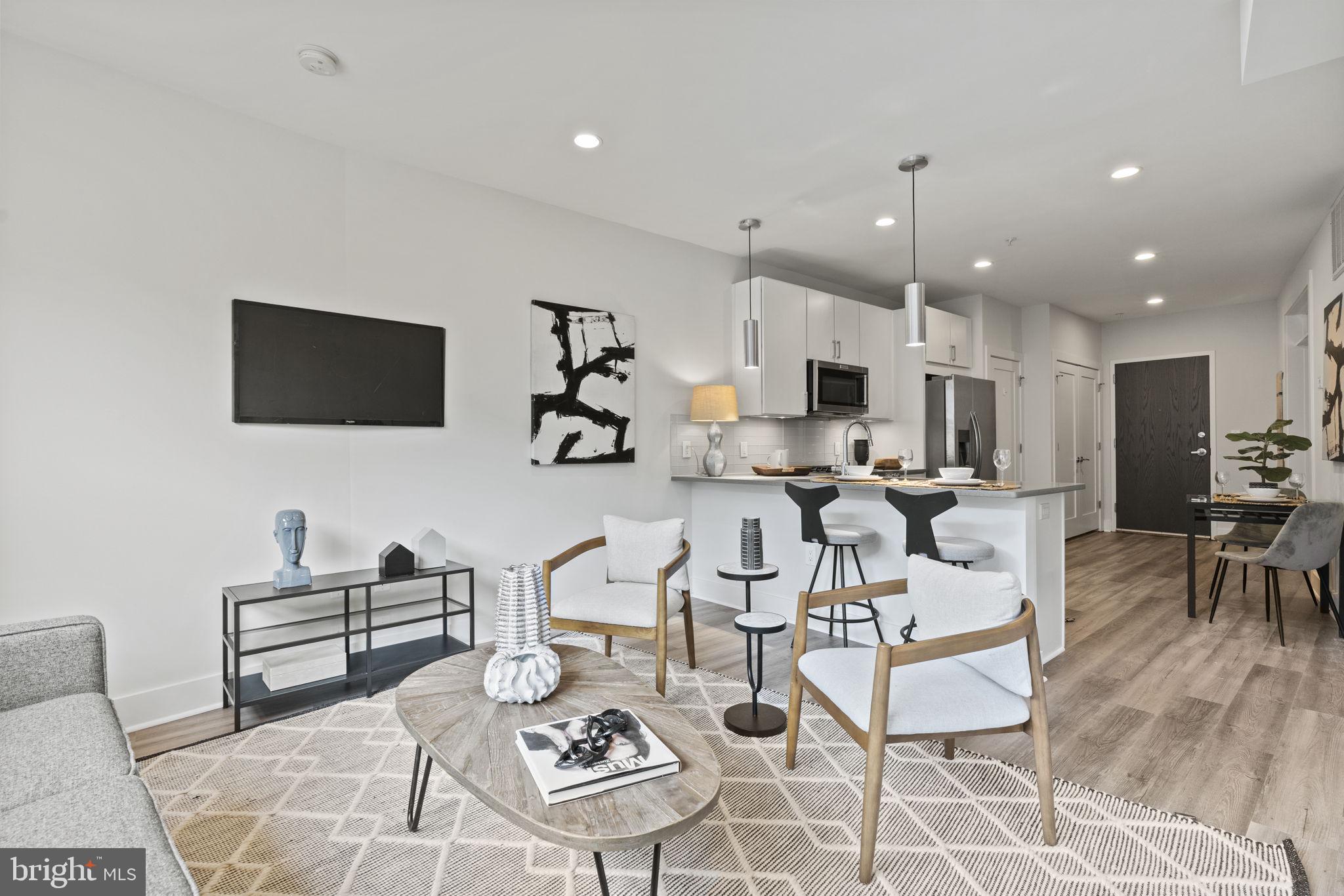 2337 Champlain Street Northwest, Unit 105 Washington, DC 20009 - Photo 5 of 26 Spacious LIving Room