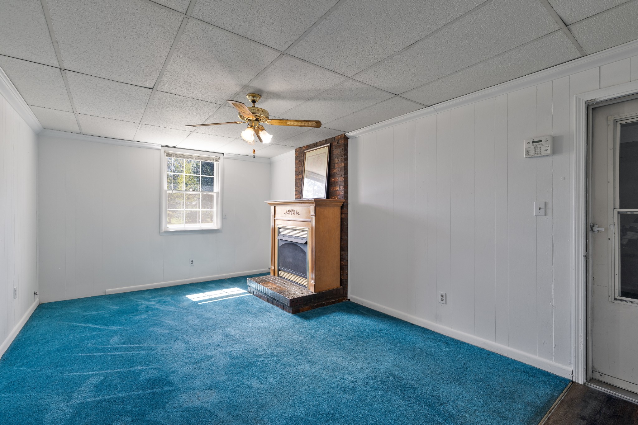 406 Asia Road Winchester, TN 37398 - Photo 24 of 30 an empty room with windows