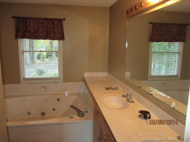 180 Hidden View Loop Marion, NC 28752 - Photo 31 of 46 Gallery Image 31