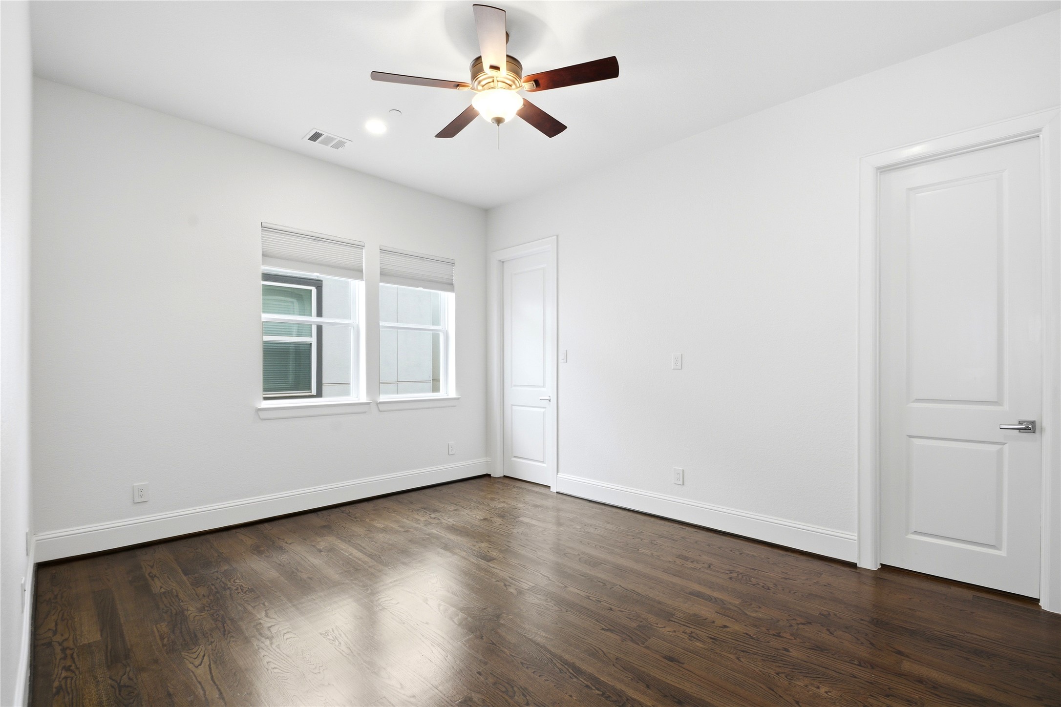 2119 Taft Street Houston, TX 77006 - Photo 25 of 50