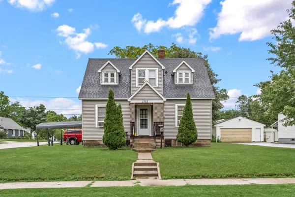 $235,000 | 1702 Altoona Avenue, Eau Claire, WI 54701