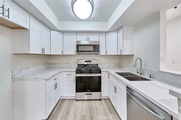 $2,700 | 345 South Alexandria Avenue, Unit 212, Los Angeles, CA 90020