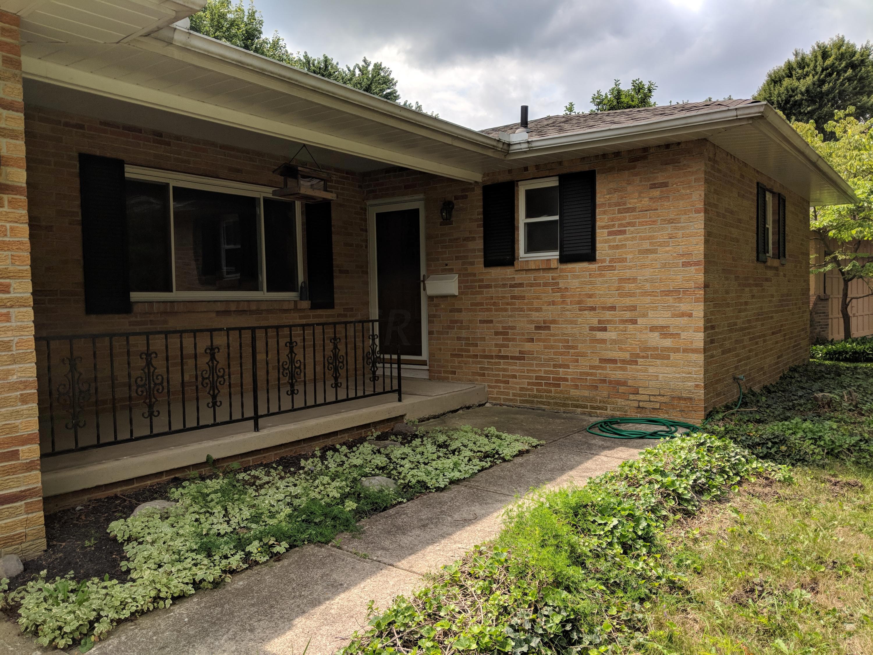 1867 Fairhaven Road Columbus, OH 43229 - Photo 2 of 25 Gallery Image 2