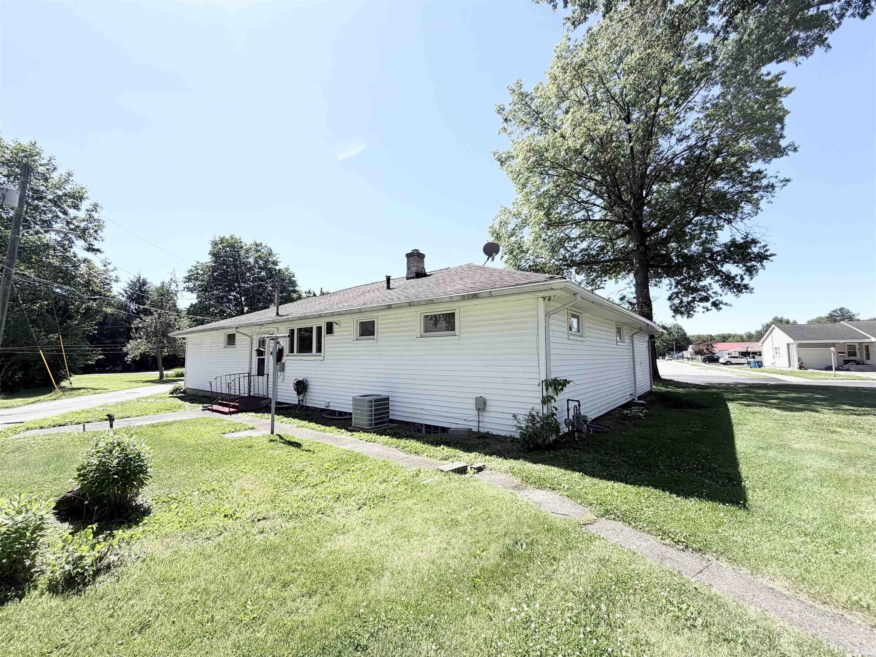 704 Virginia Street Walkerton, IN 46574 - Photo 5 of 18