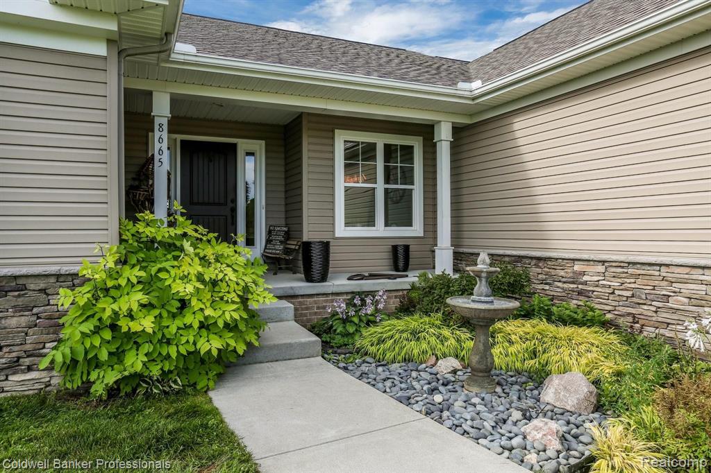 8665 Oak Hill Road Clarkston, MI 48348 - Photo 6 of 49