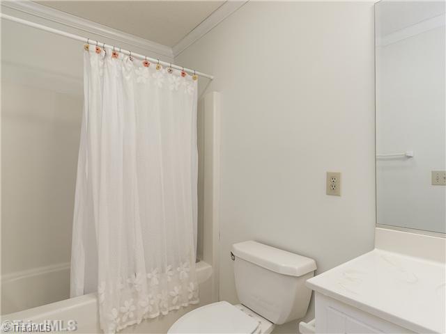 902 South Ridge Road Burlington, NC 27217 - Photo 11 of 16 Master Bath/Spa.