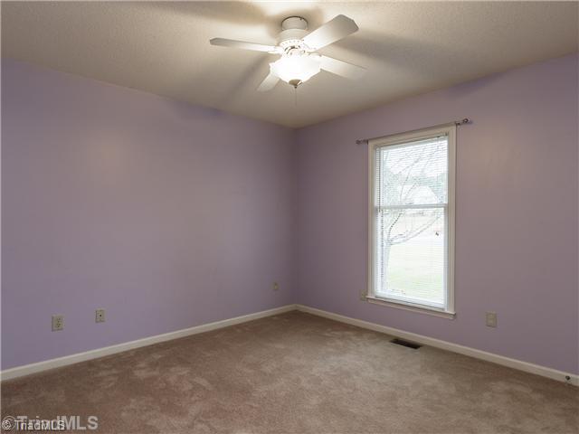 902 South Ridge Road Burlington, NC 27217 - Photo 12 of 16 2nd Bedroom.