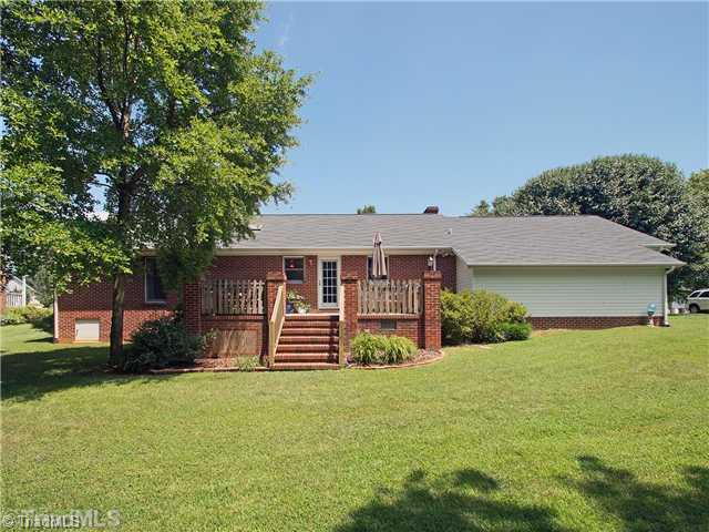 902 South Ridge Road Burlington, NC 27217 - Photo 15 of 16 Exterior Back.