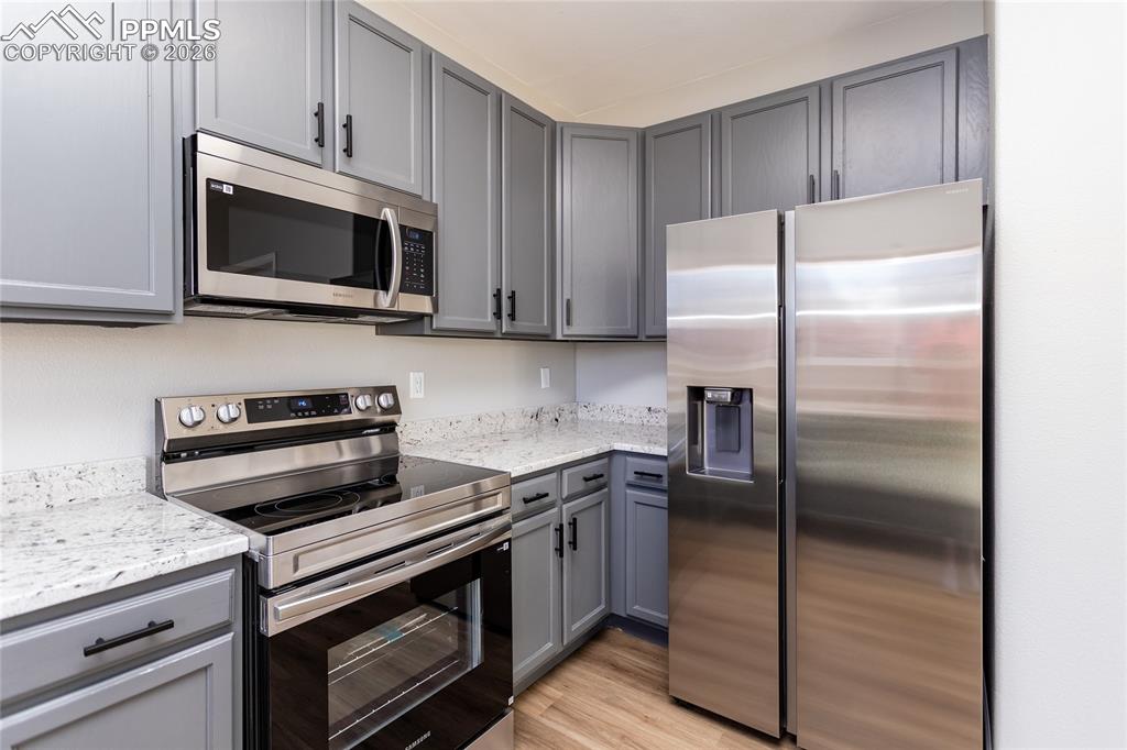 890 Rancher Drive Fountain, CO 80817 - Photo 20 of 42 Beautiful appliances.