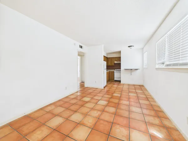 $1,200 | 803 West 28th Street, Unit 107, Austin, TX 78705