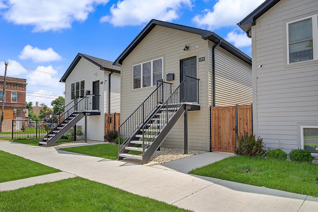555 North Springfield Avenue Chicago, IL 60624 - Photo 2 of 32