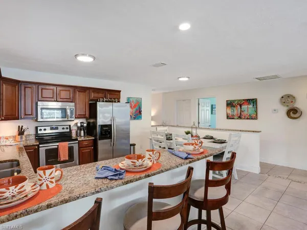 $4,000 | 625 97th Avenue North, Naples, FL 34108
