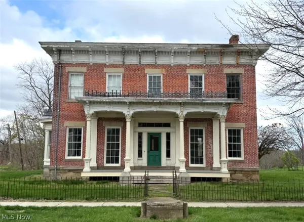 $330,000 | 1 East Front Street, Milan, OH 44846