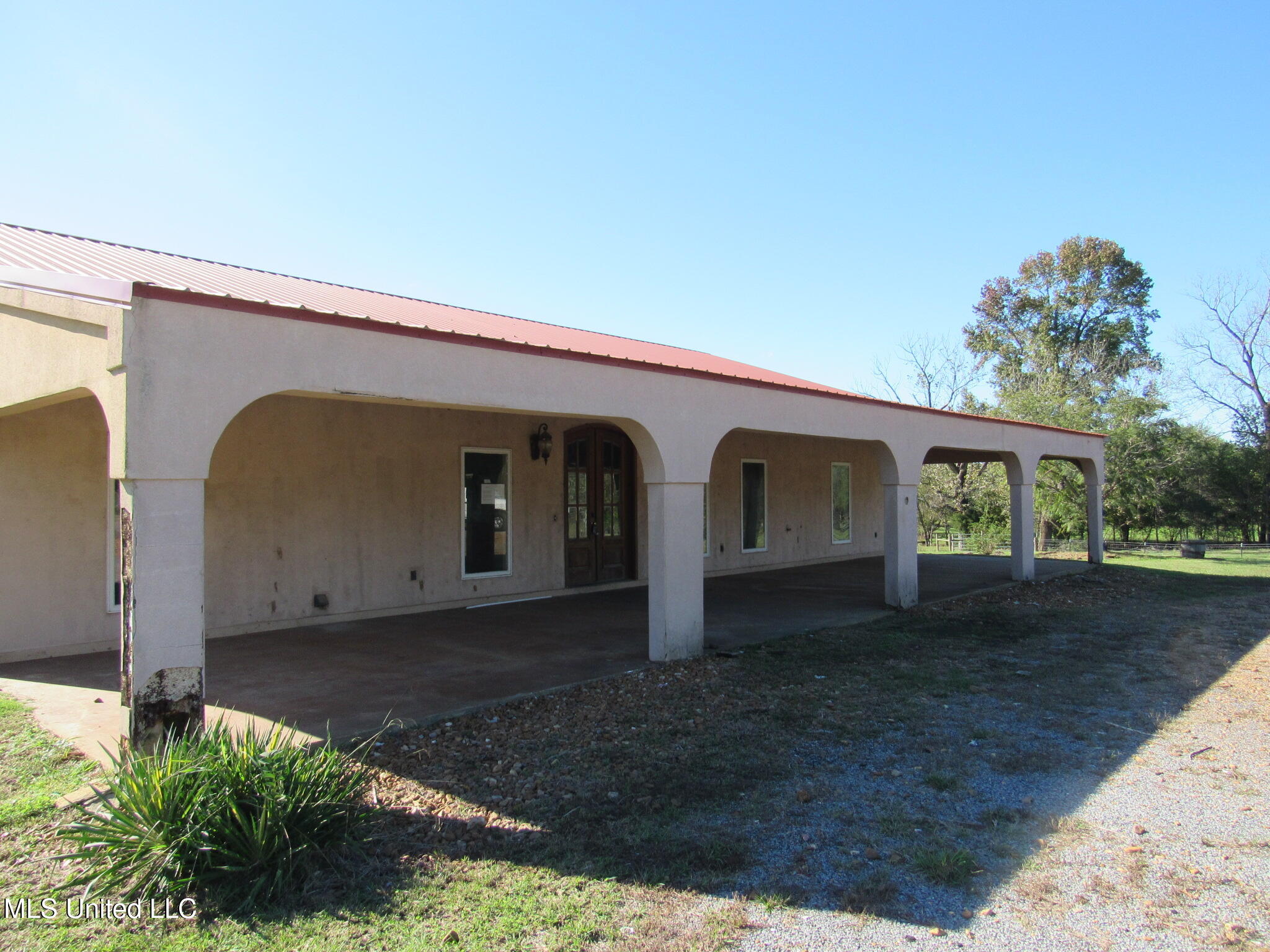 981 Woolfolk Road Senatobia, MS 38668 - Photo 1 of 25 front