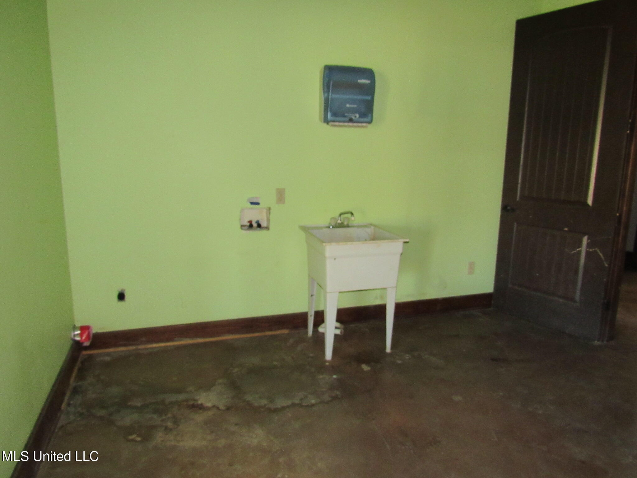 981 Woolfolk Road Senatobia, MS 38668 - Photo 18 of 25 IMG_6340