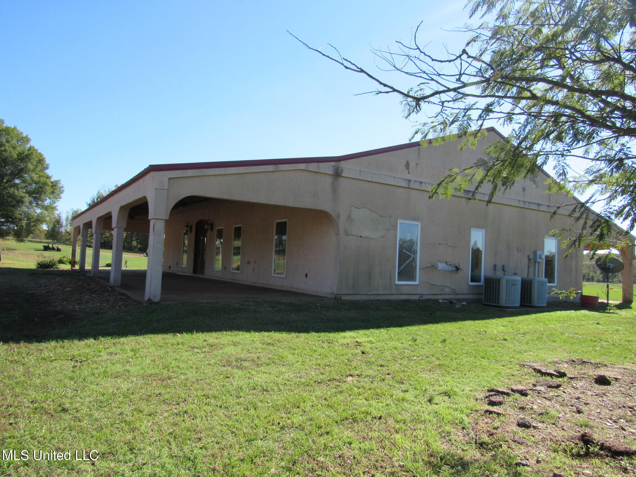 981 Woolfolk Road Senatobia, MS 38668 - Photo 4 of 25 IMG_6349side