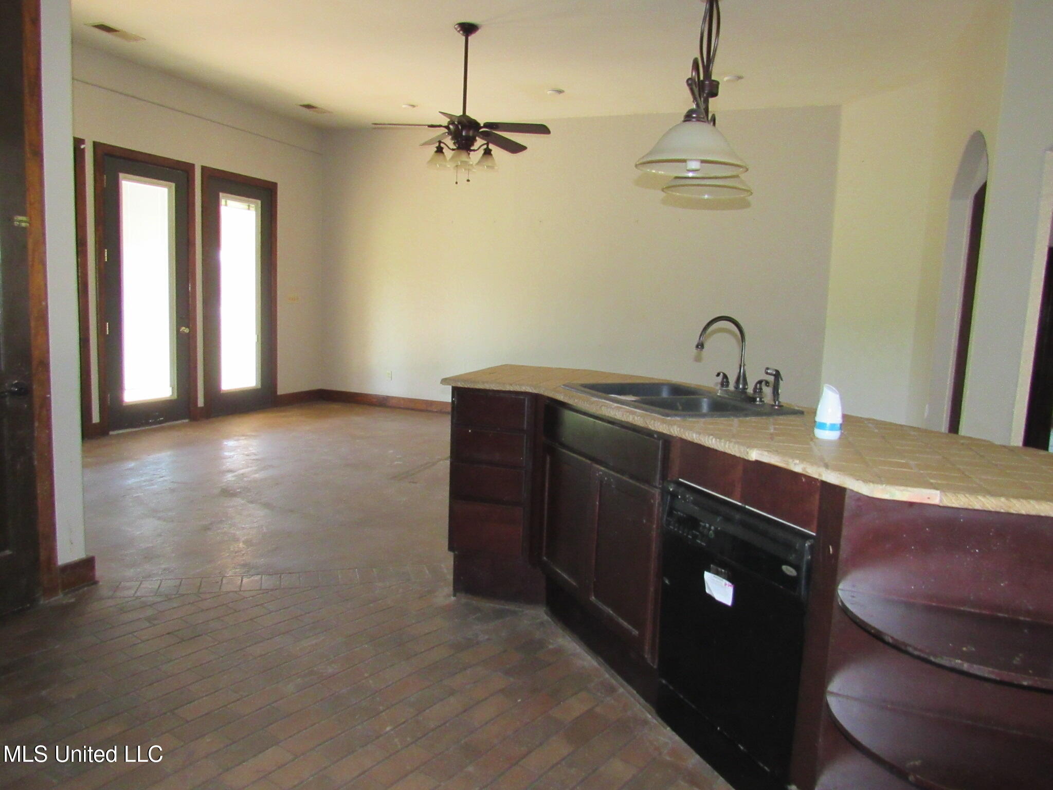 981 Woolfolk Road Senatobia, MS 38668 - Photo 9 of 25 IMG_6331