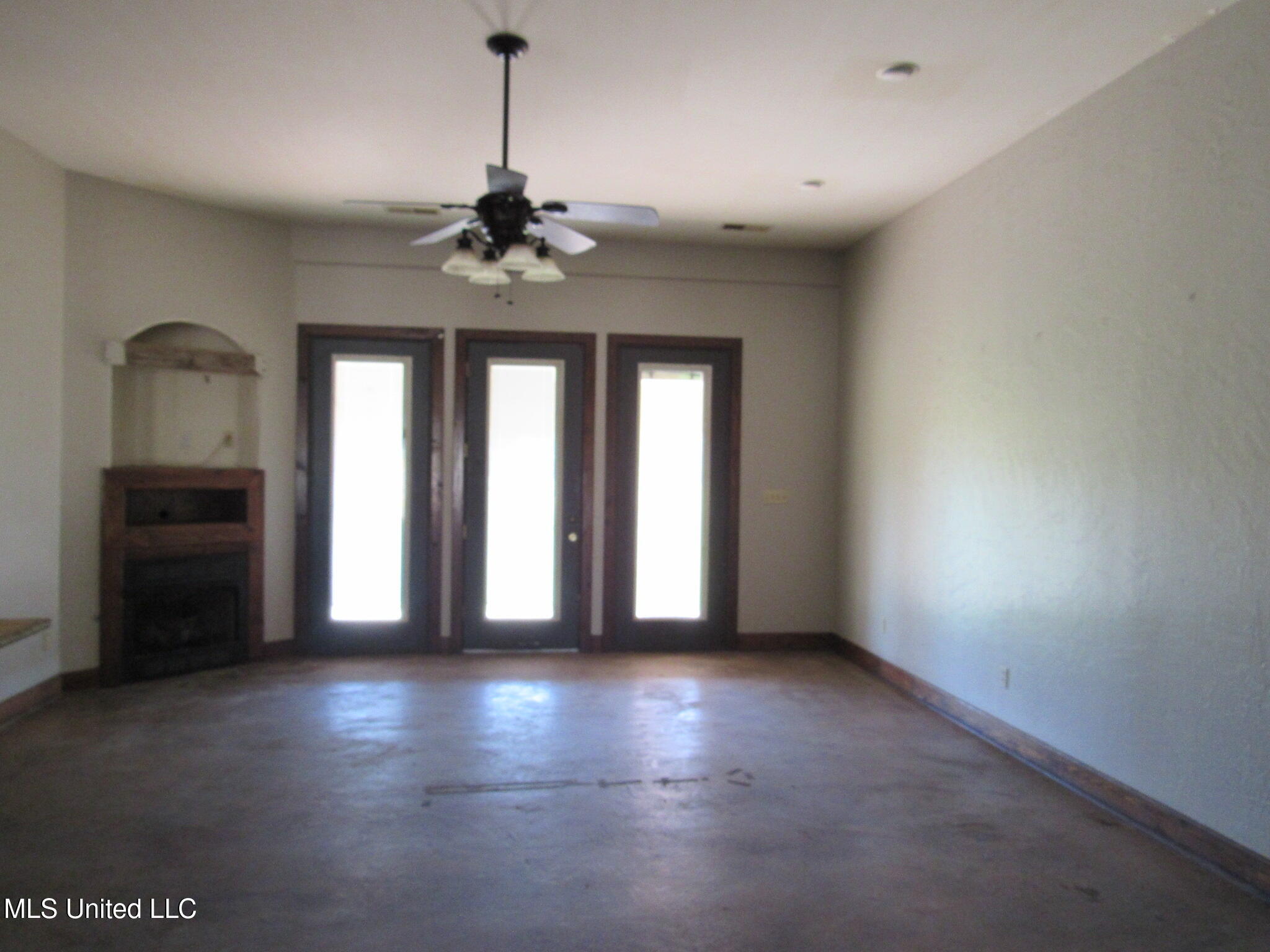 981 Woolfolk Road Senatobia, MS 38668 - Photo 10 of 25 IMG_6332