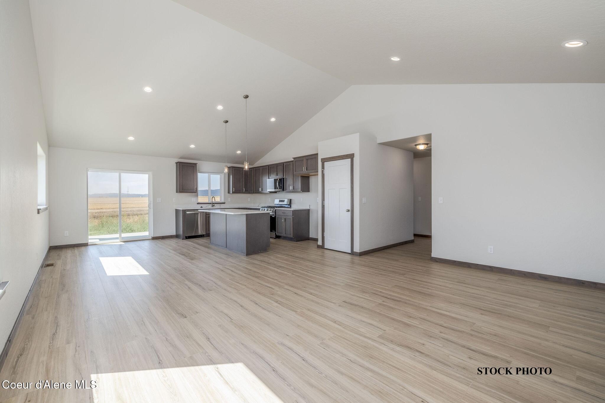 11673 North Simmons Lane Rathdrum, ID 83858 - Photo 10 of 24 11 Living area